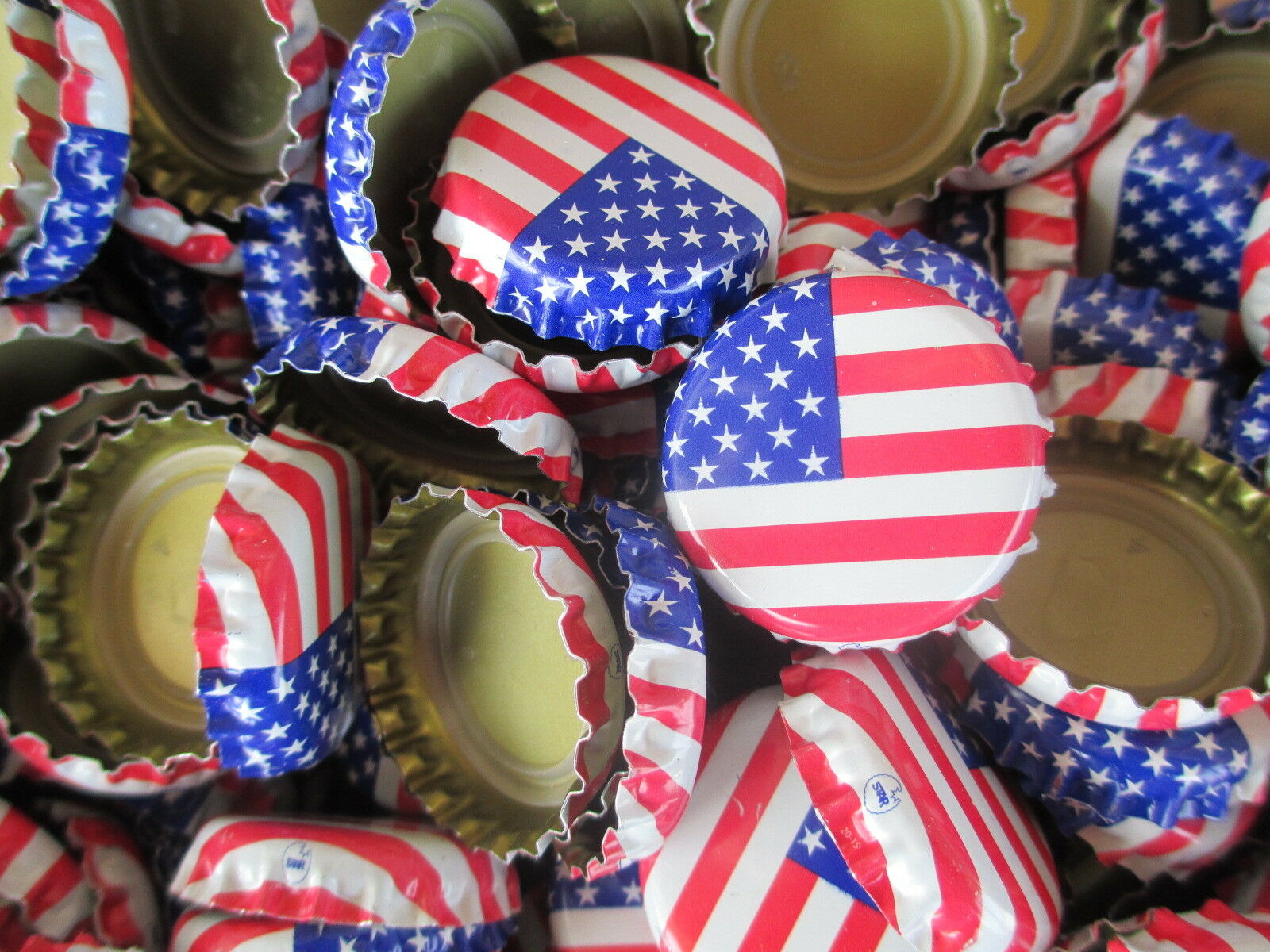 100 American Flag Beer Bottle Caps (no Dents). Free Shipping